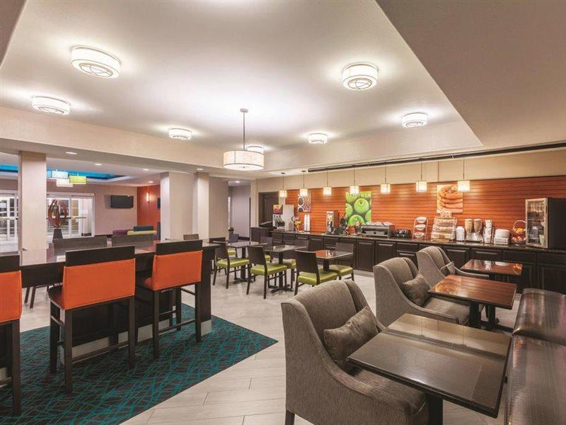 La Quinta By Wyndham Houston Iah Bush Intl Airport E Hotell Humble Exteriör bild