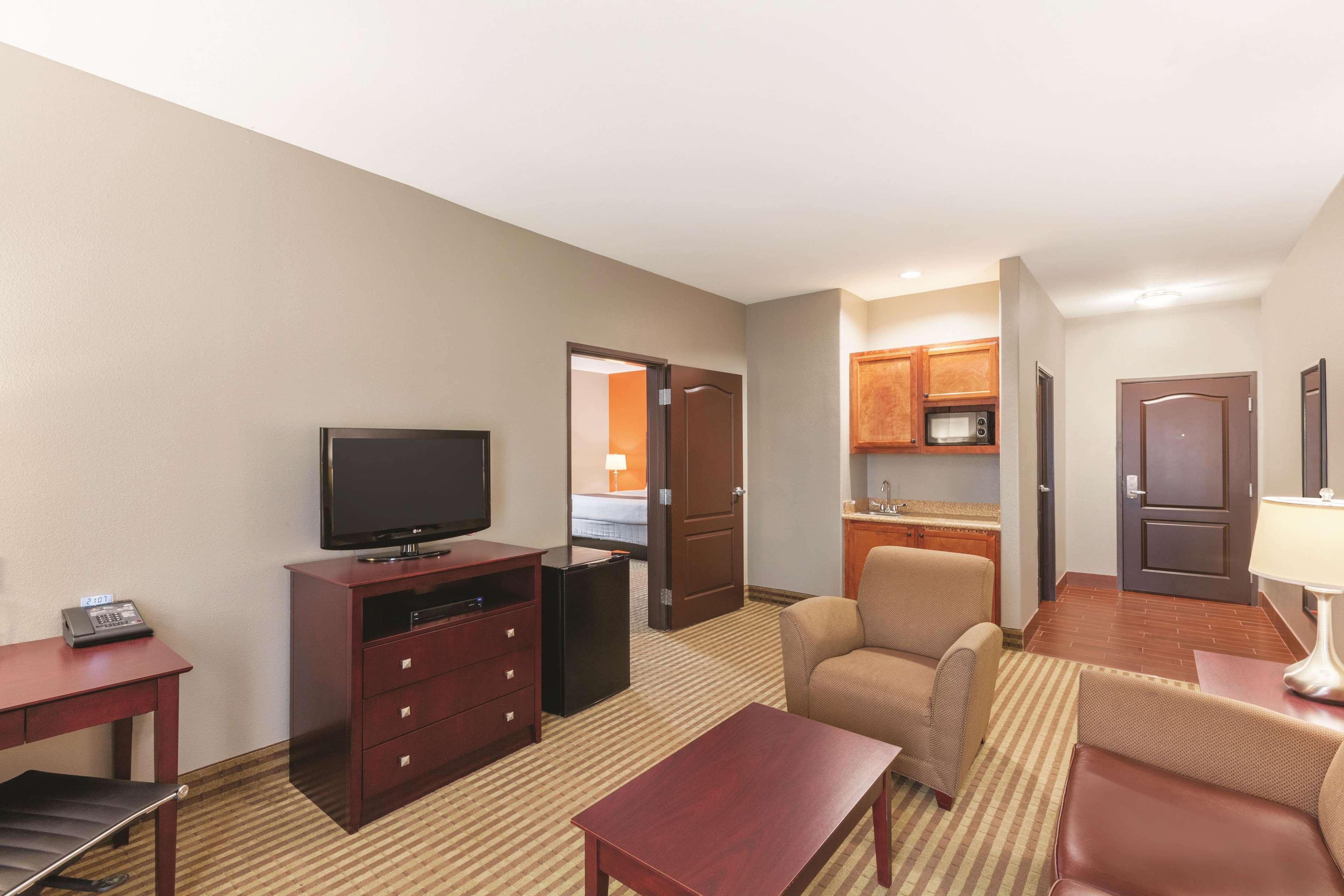 La Quinta By Wyndham Houston Iah Bush Intl Airport E Hotell Humble Exteriör bild