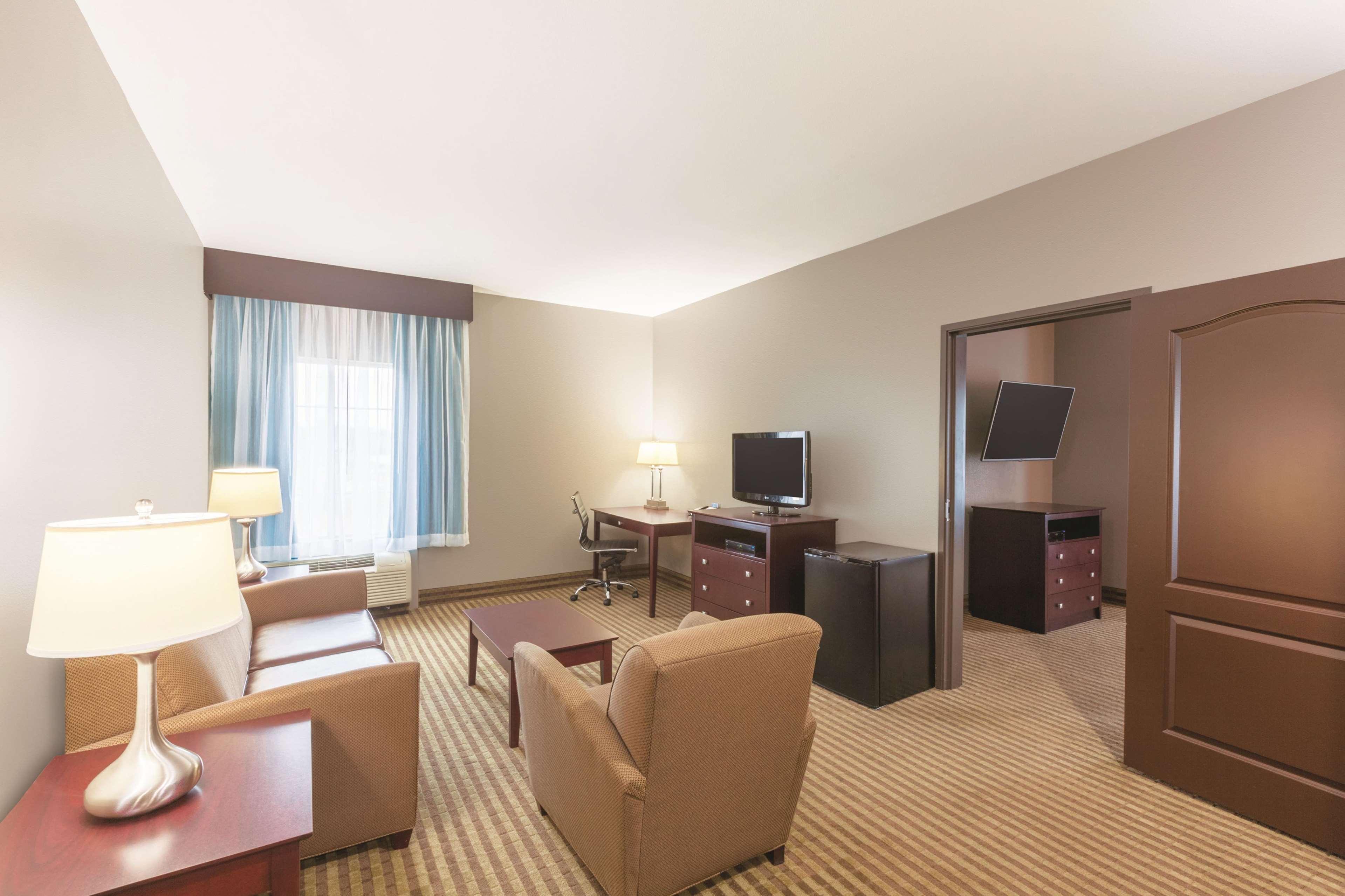 La Quinta By Wyndham Houston Iah Bush Intl Airport E Hotell Humble Exteriör bild