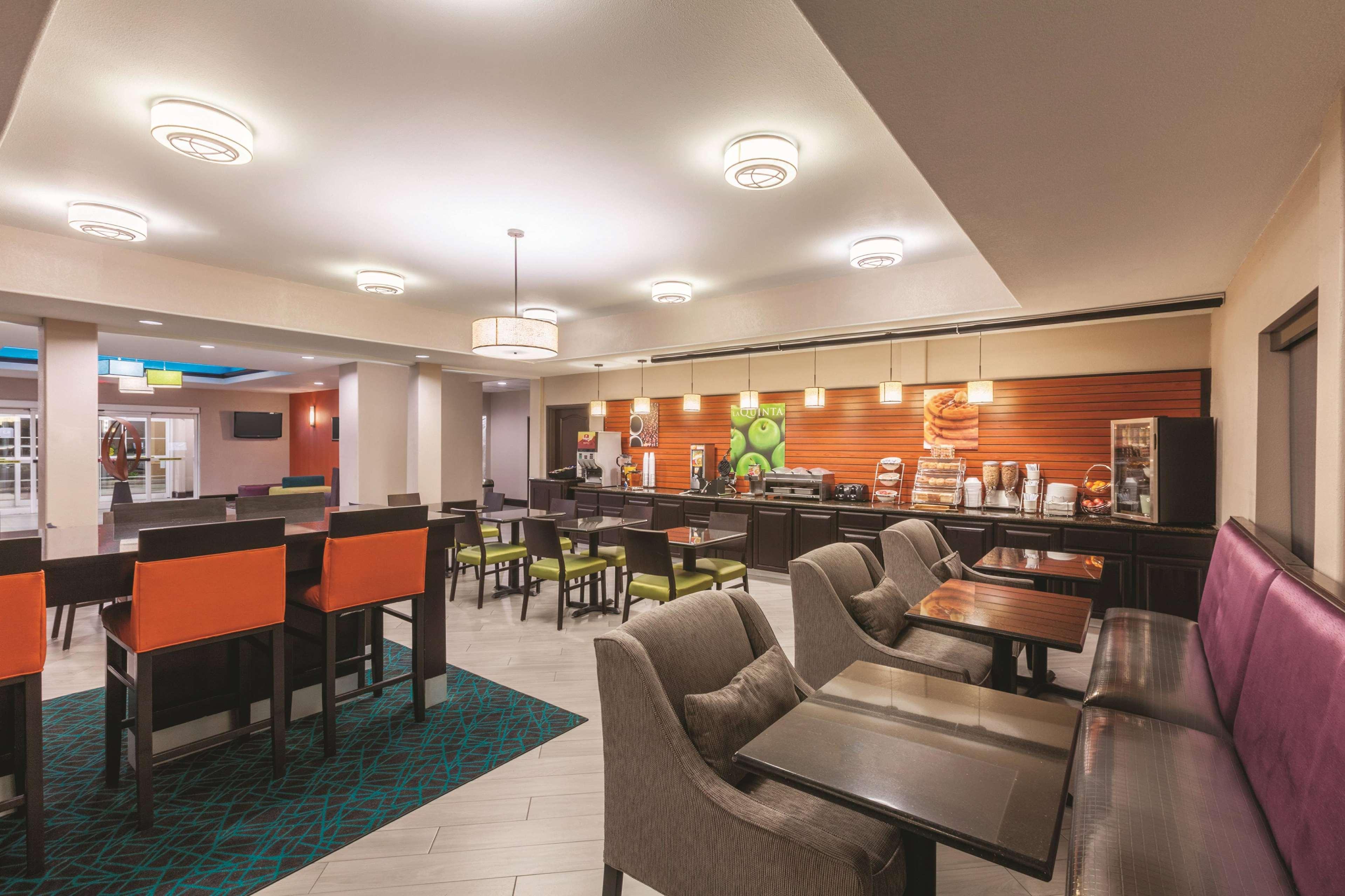 La Quinta By Wyndham Houston Iah Bush Intl Airport E Hotell Humble Exteriör bild