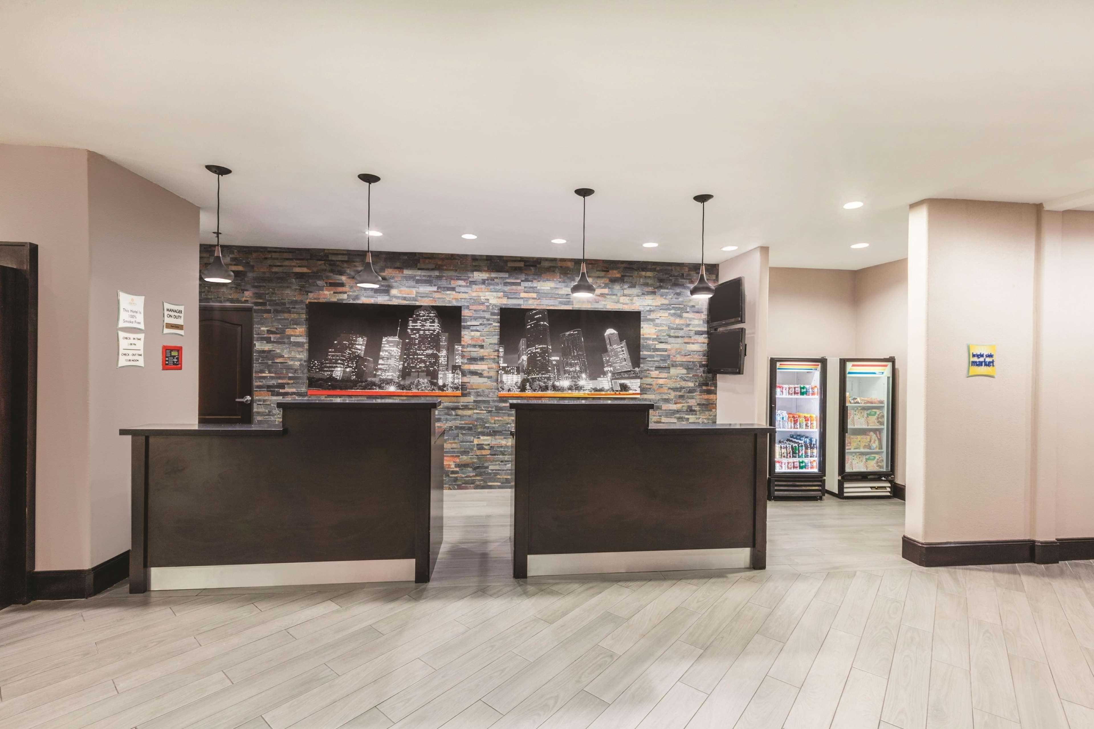 La Quinta By Wyndham Houston Iah Bush Intl Airport E Hotell Humble Exteriör bild