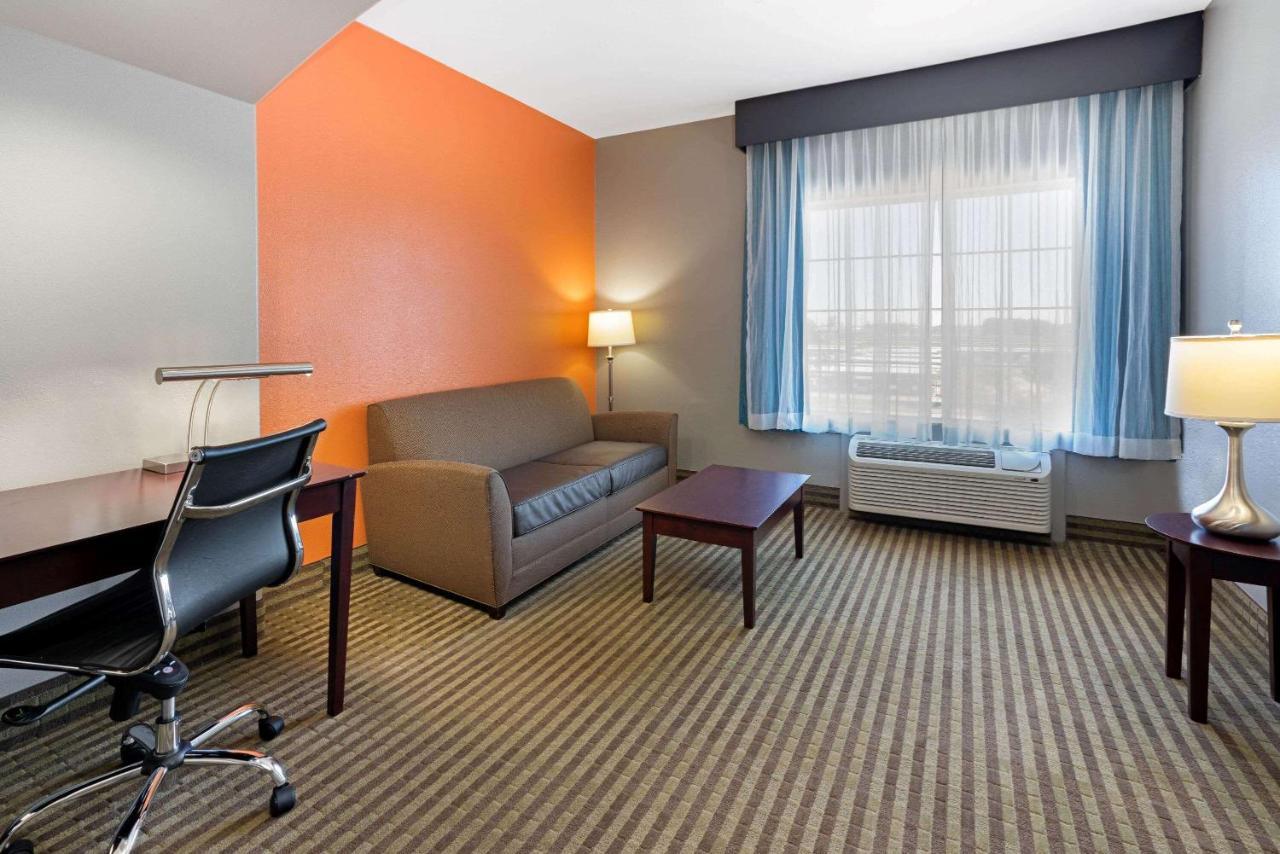 La Quinta By Wyndham Houston Iah Bush Intl Airport E Hotell Humble Exteriör bild